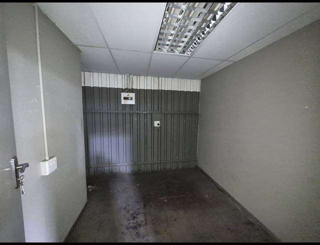 238M² WAREHOUSE TO LET IN CITY DEEP